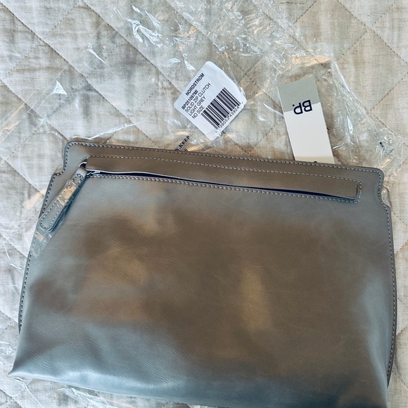 🆕 ВР. Faux Leather Light Grey Clutch with Slip Handle. 🩶🩶🩶 Brand NWT - Picture 4 of 5